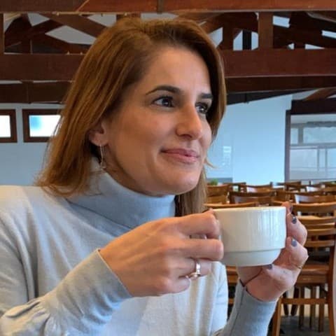 Paula Araújo
